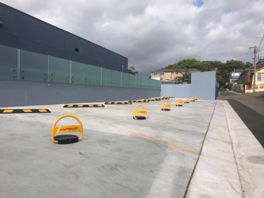 remote-control-parking-bollard-tms-apl2-installed-outdoors